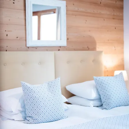 Chalet Galbert, *
